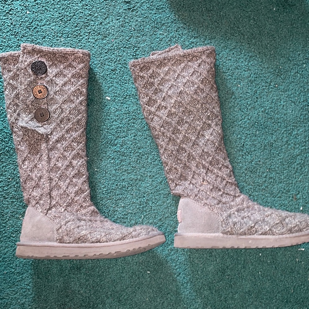 Grey UGGS size 8 sweater